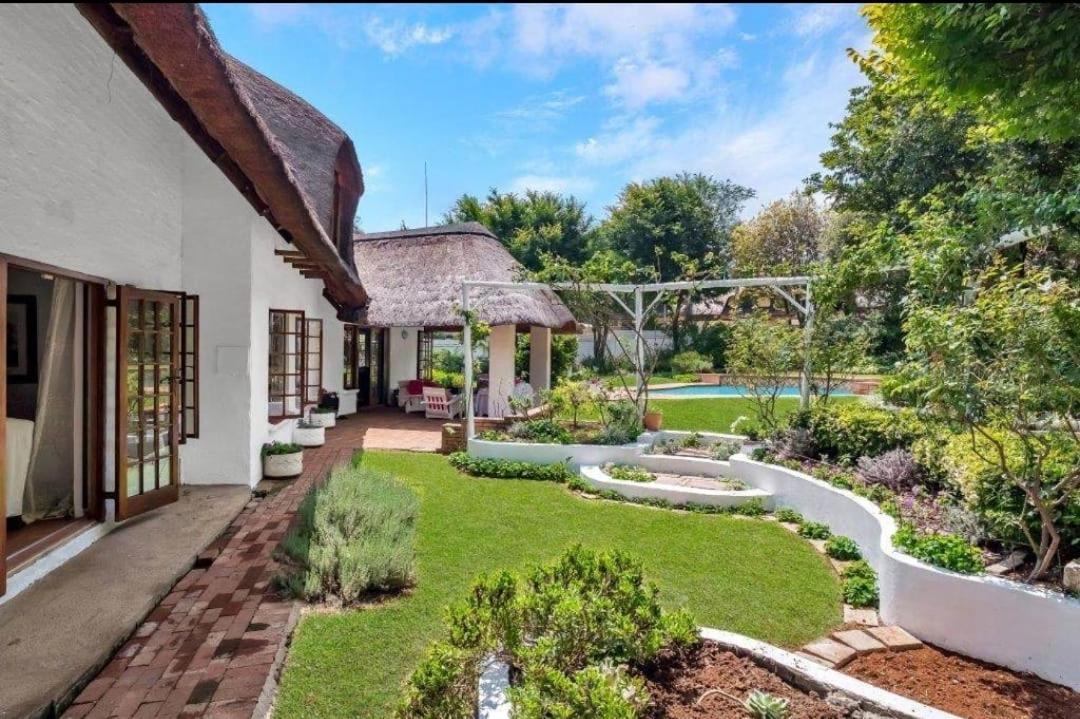 Libra Lodge Sandton Luaran gambar