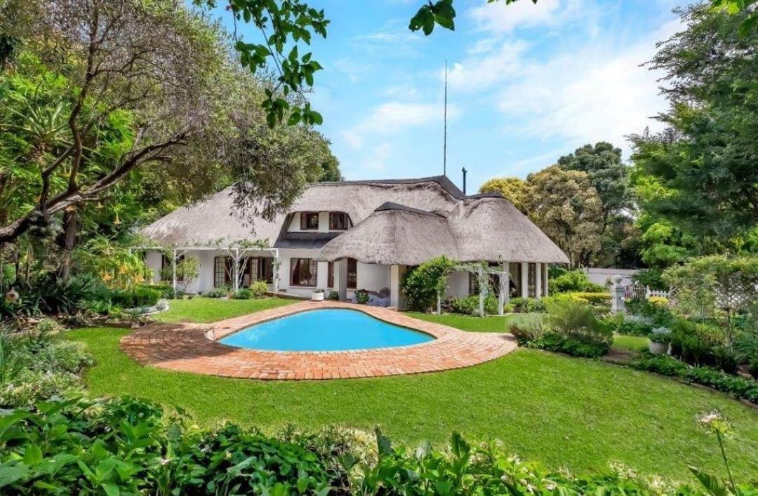 Libra Lodge Sandton Luaran gambar