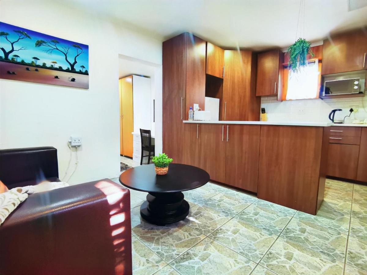 Libra Lodge Sandton Bilik gambar