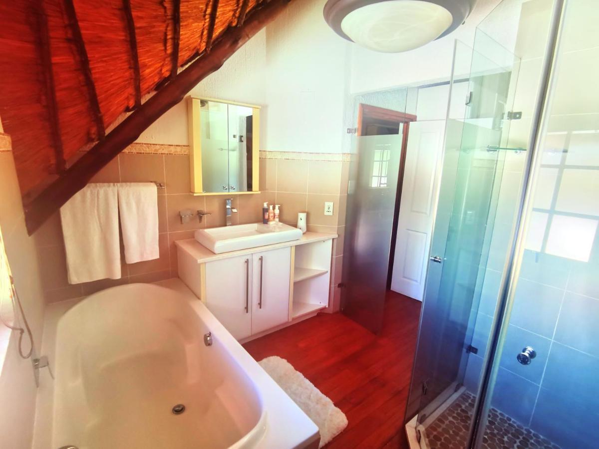 Libra Lodge Sandton Luaran gambar