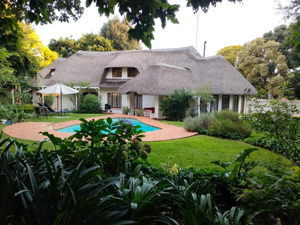 Libra Lodge Sandton Luaran gambar