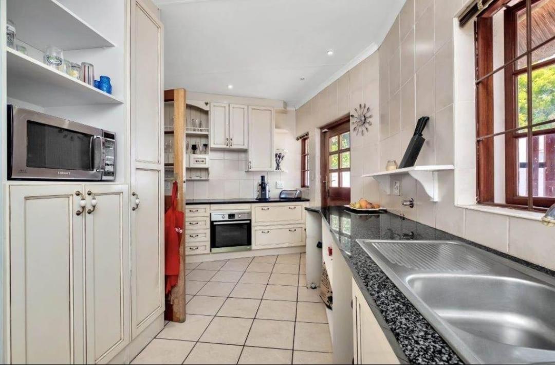 Libra Lodge Sandton Luaran gambar