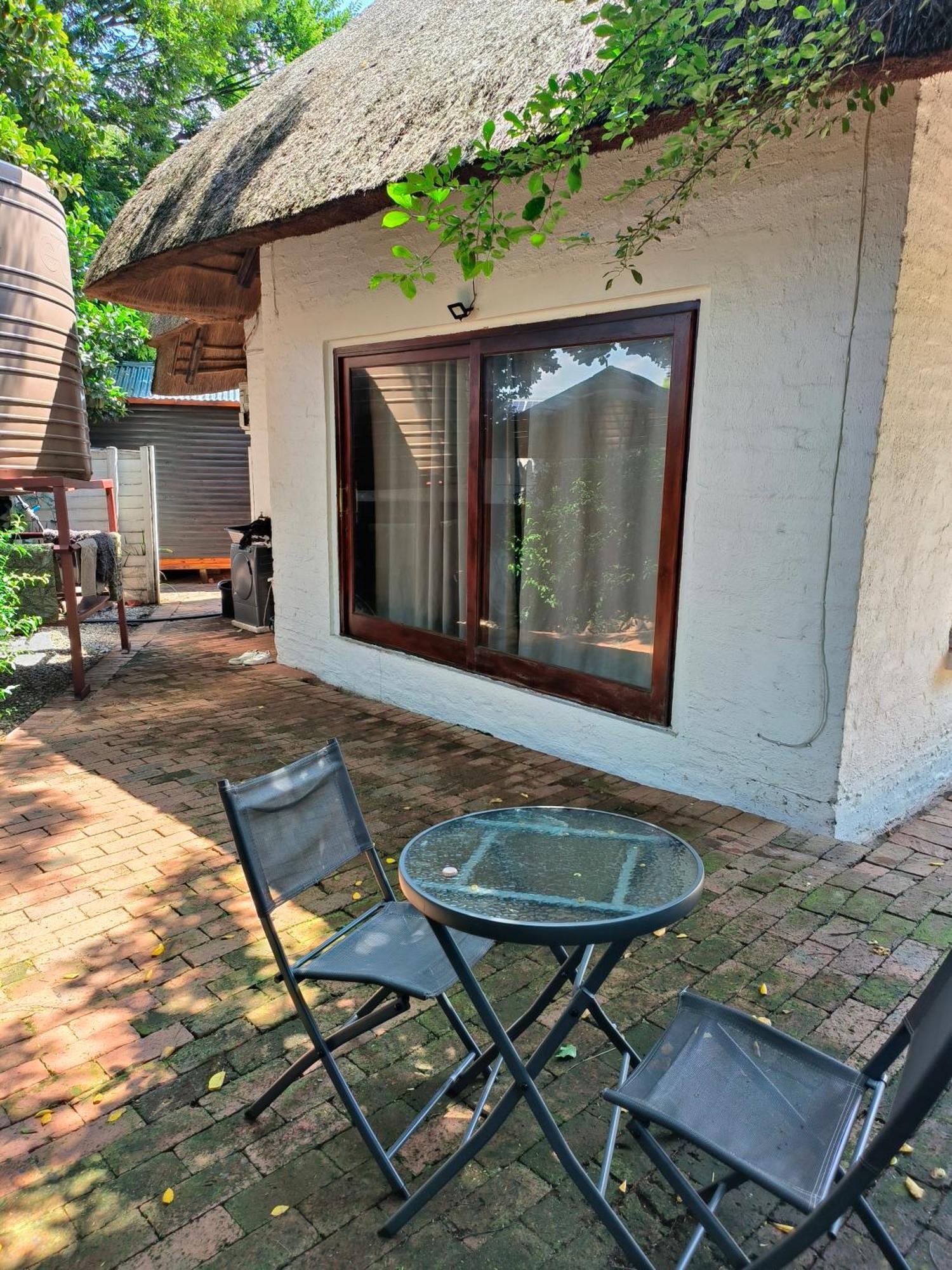 Libra Lodge Sandton Luaran gambar